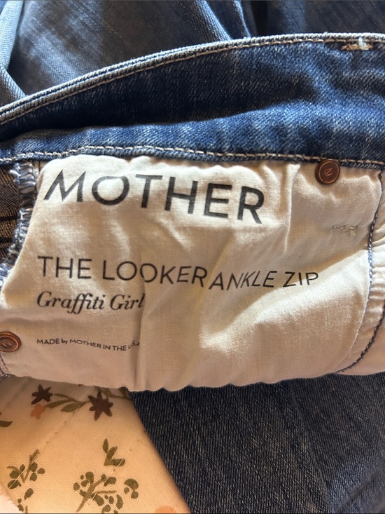 MOTHER Denim - MOTHER The Looker Ankle Zip 'Graffiti Girl' Jeans - Blue Denim